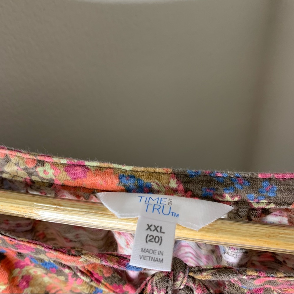 Time and Tru Floral Multicolor Women's Top Size XXL - Picture 3 of 4